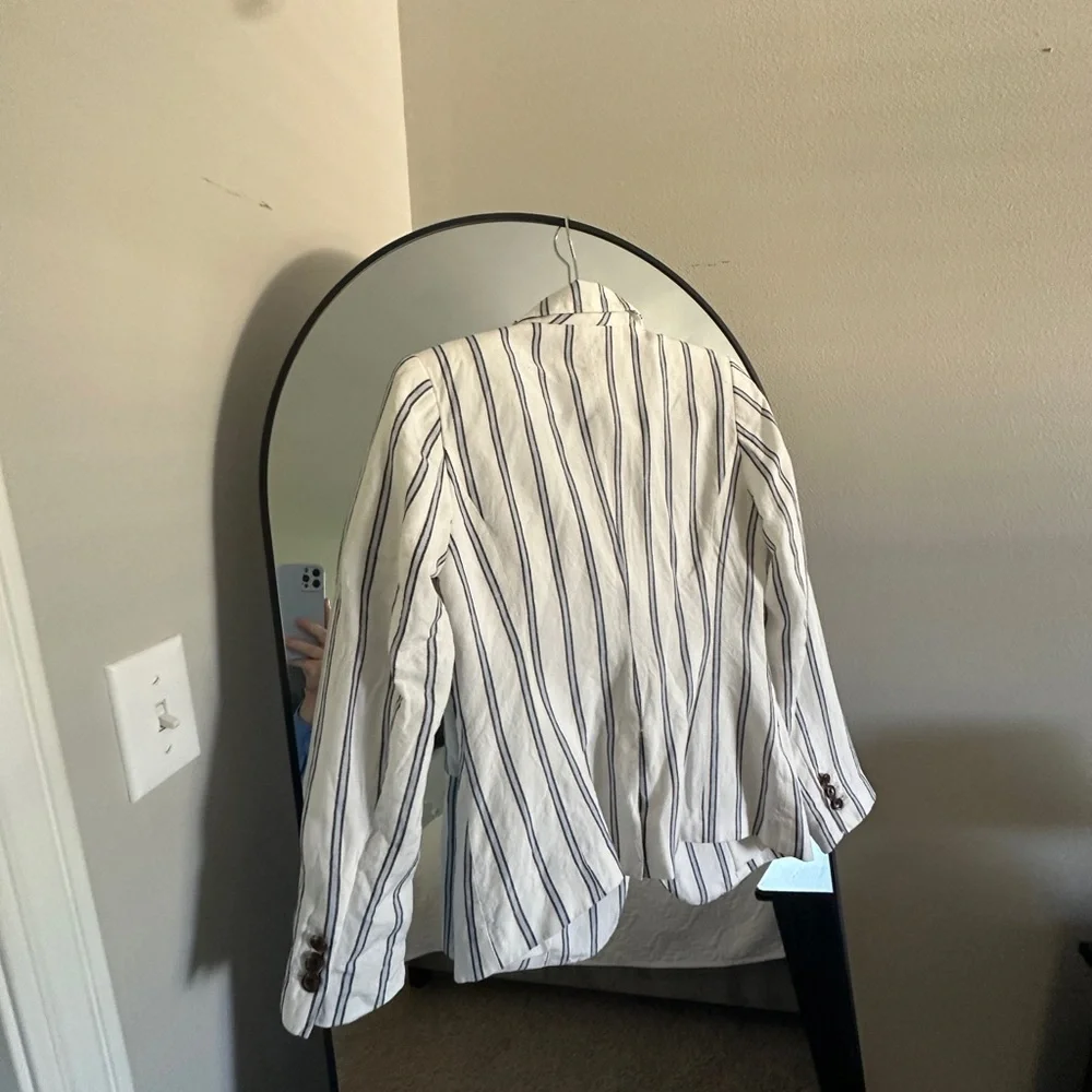 A New Day Striped Linen Blazer - Picture 5 of 6